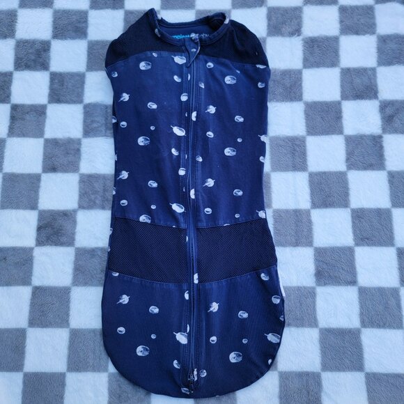 Happiest Baby Blue Organic Cotton Space Velcro & Zip Swaddle Size 2-4m - Picture 1 of 5